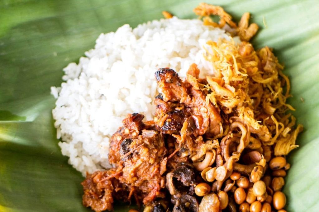 Nasi Balap Puyung: Kenikmatan Pedas yang Legendaris dari Lombok ...