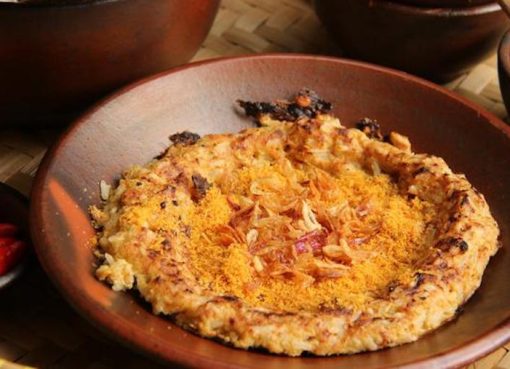 Kerak Telor: Kuliner Legendaris Khas Betawi yang Tetap Populer Kerak Telor: Inspirasi Kuliner Tradisional untuk Semua Kesempatan