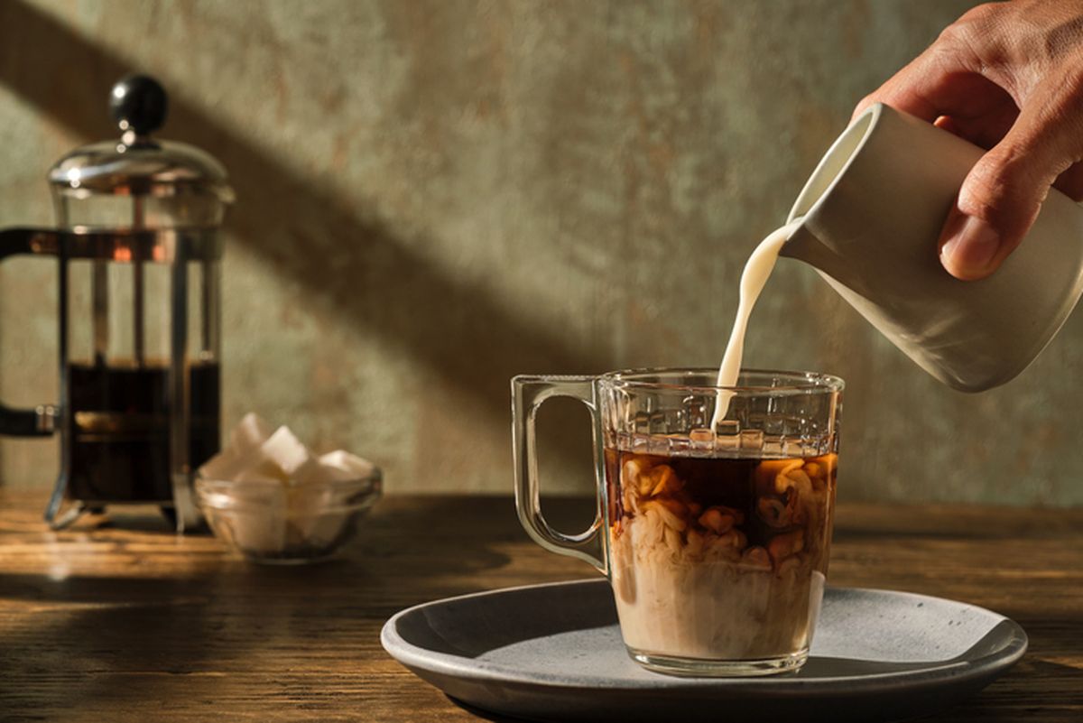 Kopi Susu Kurma: Versi Sehat dari Kopi Kekinian yang Bikin Nagih 4 Kopi Susu Kurma