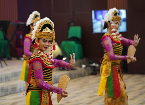 Tari Gandrung Sasak: Warisan Budaya Lombok yang Memukau Dunia Tari Gandrung Sasak