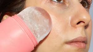 Face Icing: Cuma Es Batu di Wajah atau Skincare Ampuh? 1 Face Icing
