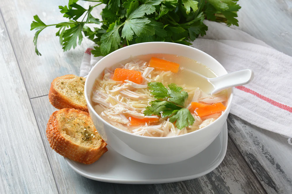 Chicken Noodle Soup: Lebih dari Sekadar Sup Biasa 1 Chicken Noodle Soup