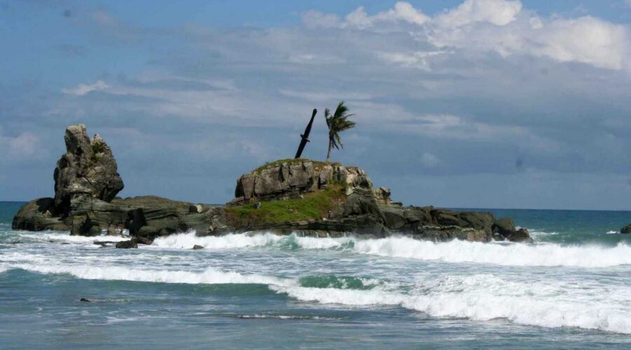Pulau Nusakambangan: Pesona Alam dan Sejarah yang Tersimpan 1 Pulau Nusakambangan