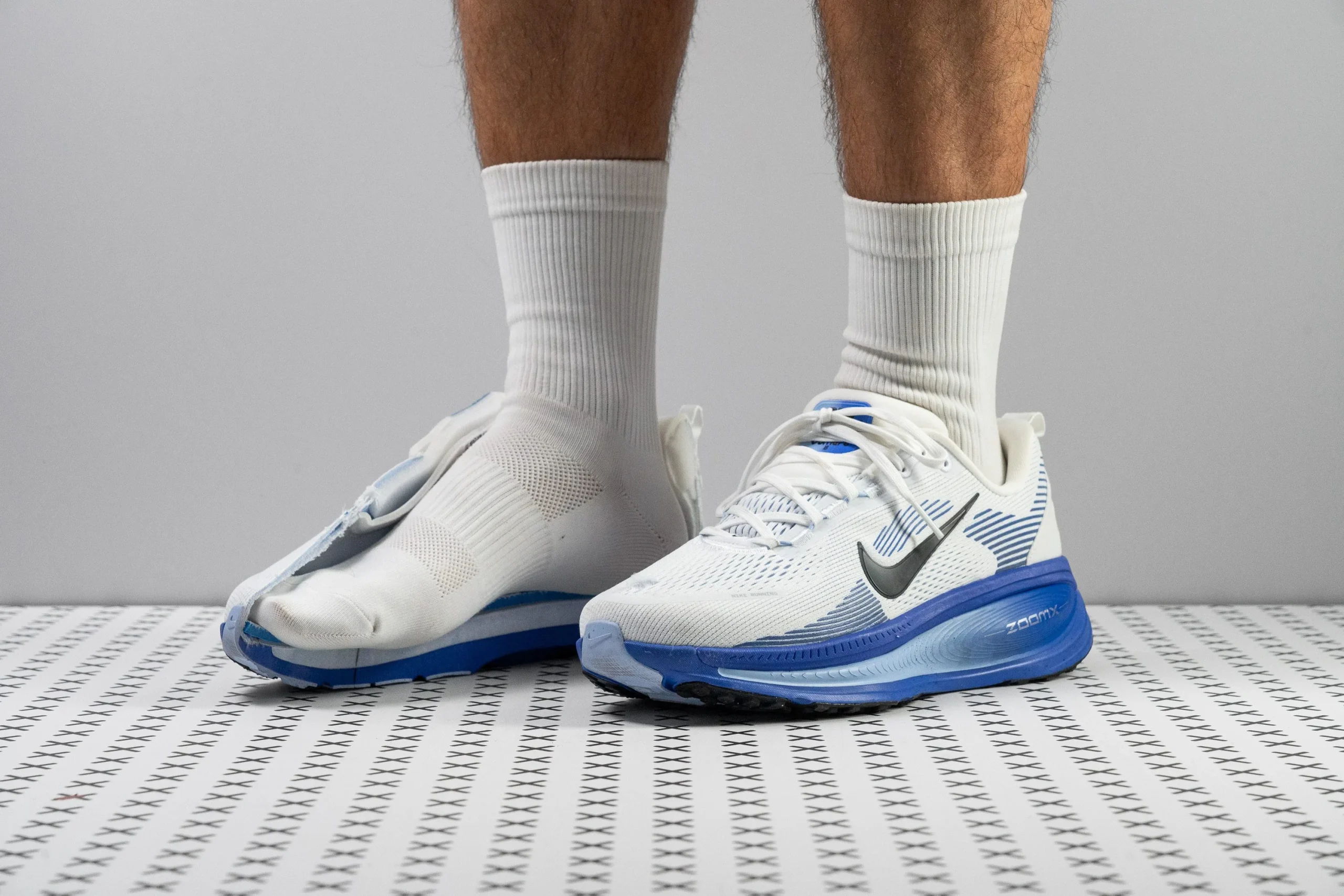 Mengapa Nike Vomero 18 Jadi Sepatu Favorit Para Pelari? Ini alasan nya