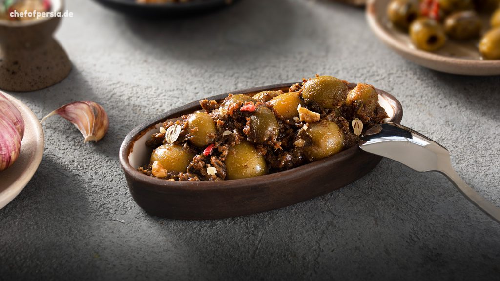 Zeytoon Parvardeh: Rahasia Cita Rasa Iran yang Menggoda Lidah 1 Zeytoon Parvardeh