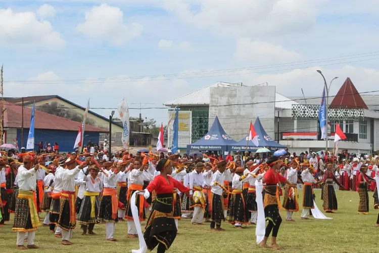 Tari Danding: Keanggunan Gerak dan Makna Budaya yang Memikat