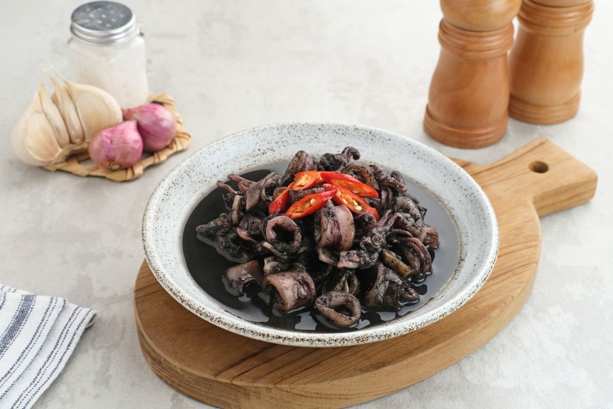 Cumi Masak Hitam: Rasa Gelap yang Menyentuh Hati dan Lidah