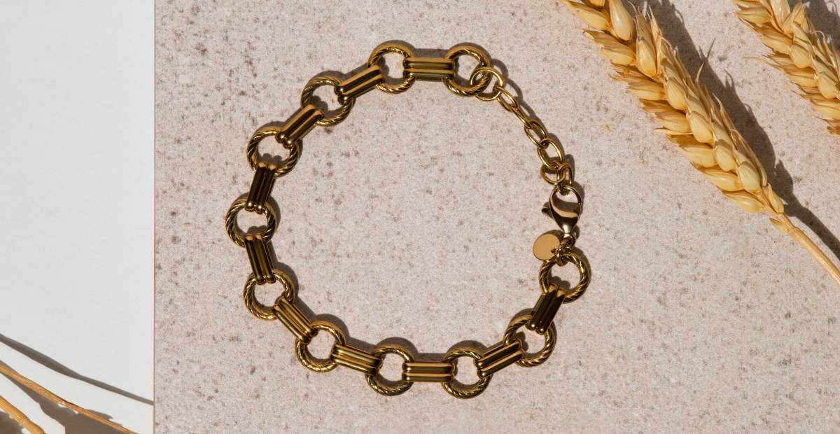 Gelang Emas Rantai dalam Tren Fashion Global