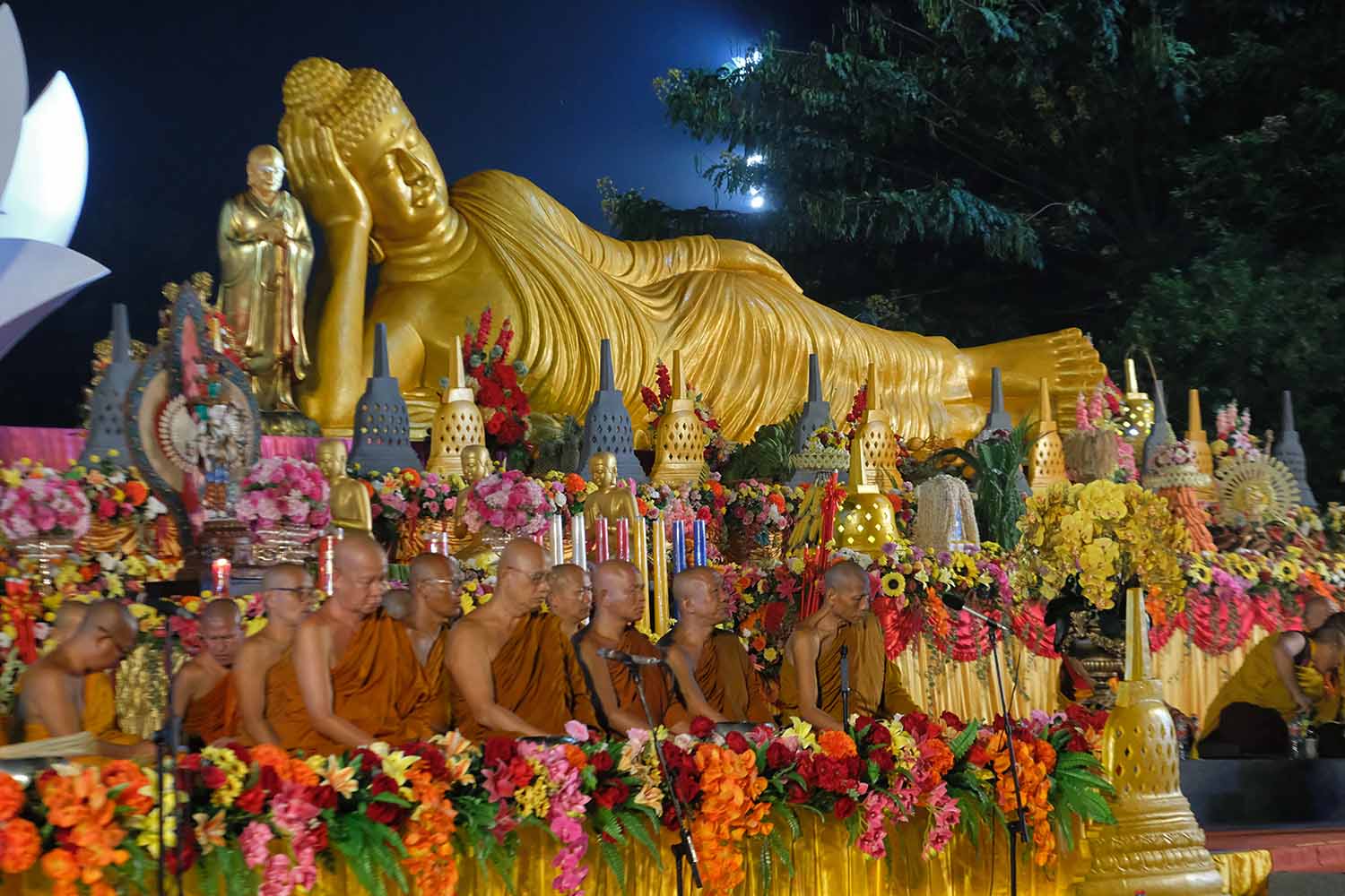 Prosesi dan Ritual Waisak yang Penuh Makna