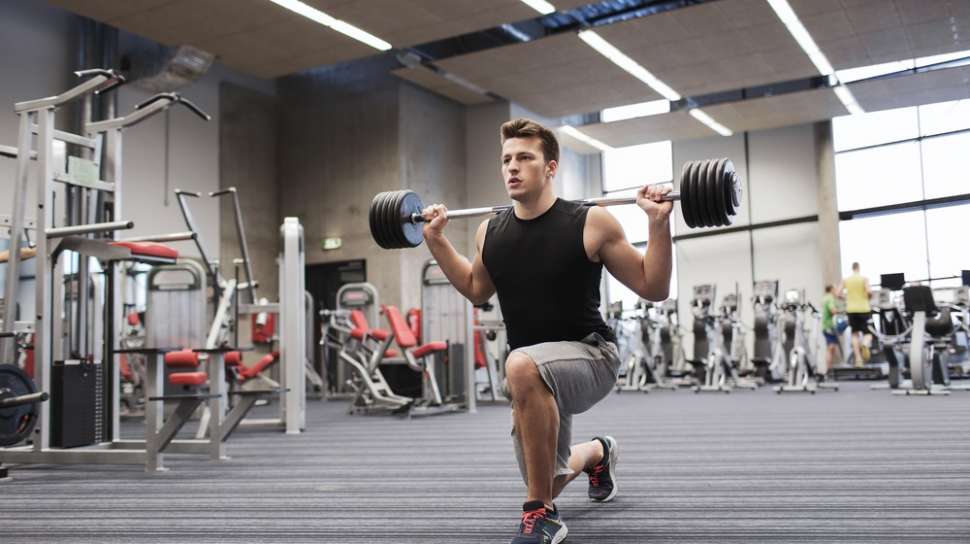 Tips Latihan Angkat Beban Efektif untuk Hasil Maksimal 2026 3 Strategi Beban Bertahap untuk Pertumbuhan Otot