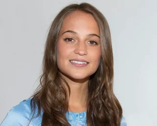 Pesona Alicia Vikander: Transformasi Karier dan Akting Ikonik
