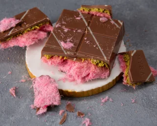 Cokelat Cotton Candy, Manisnya Jajanan Lembut yang Bikin Hati Langsung Ceria