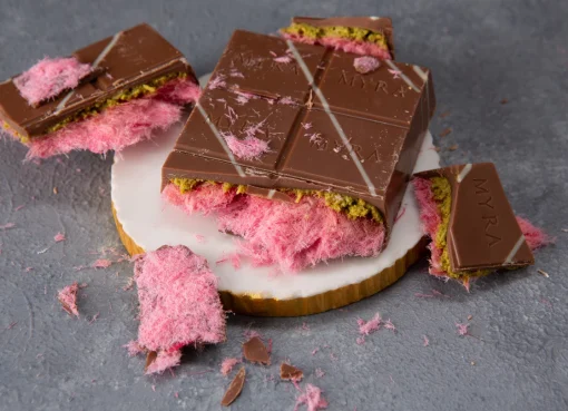 Cokelat Cotton Candy, Manisnya Jajanan Lembut yang Bikin Hati Langsung Ceria