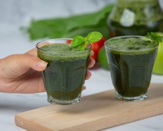 Smoothie Kelor yang Menghidupkan Energi Alami dari Dapur Sendiri