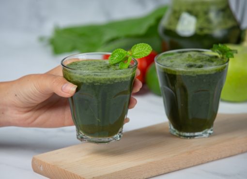 Smoothie Kelor yang Menghidupkan Energi Alami dari Dapur Sendiri