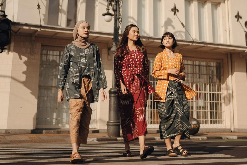Dari Kain Tradisional Menjadi Statement Fashion