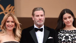 John Travolta: Jejak Karisma dan Perjalanan Abadi Seorang Ikon Hollywood