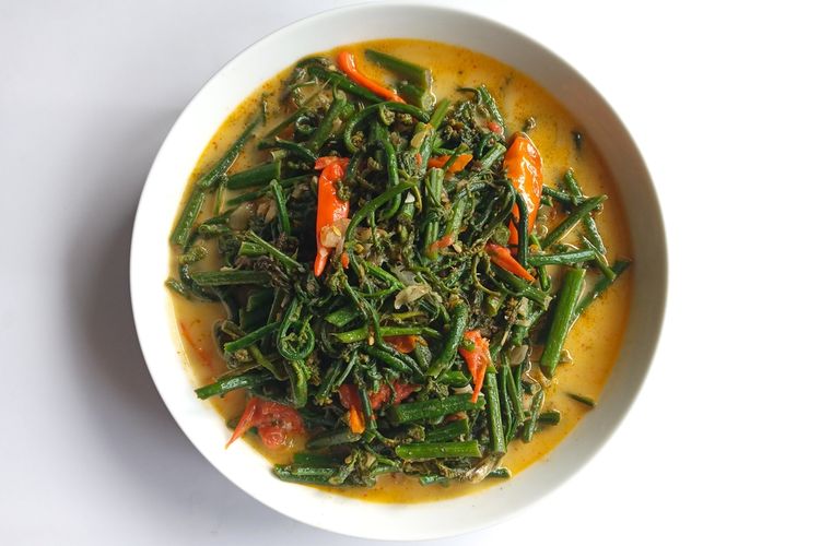 Gulai Pakis, Resep Kuliner Lezat Ala Rumah yang Kaya Cita Rasa 3 Rahasia Gulai Pakis Tetap Hijau dan Tidak Lembek