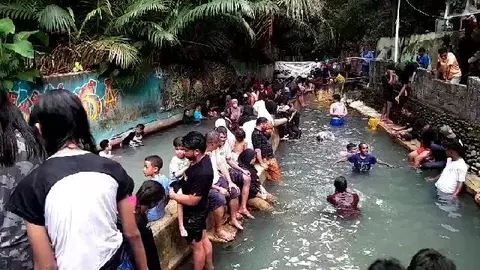 Air Panas Tulehu, Pesona Pemandian Alami yang Menghangatkan Jiwa di Timur Indonesia 2 Air Panas Tulehu