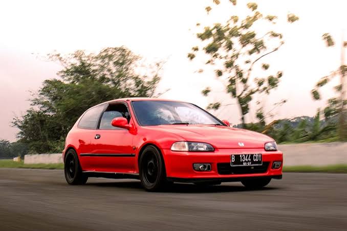 Honda Civic Estilo, Hatchback Legendaris yang Masih Memancarkan Pesona hingga Kini 3 Honda Civic Estilo