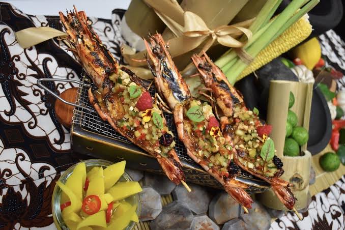 Udang Bakar Bumbu Rujak, Sajian Istimewa dengan Perpaduan Rasa Pedas, Manis, dan Gurih yang Selalu Menggugah Selera 3 Udang Bakar Bumbu Rujak